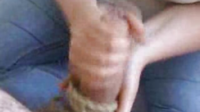 Constance prend une bite dans les deux porn vierg trous