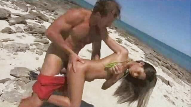 MILF orgie mignonne donne une pipe porno arabe vierge chaude et bâclée baisée durement