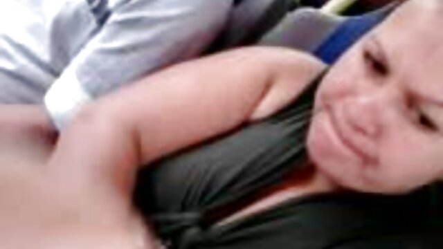 La chaude porno hub vierge blonde Nesty adore monter
